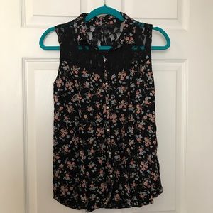 🍁 5/$25 Jessica Simpson Floral Collared Tank